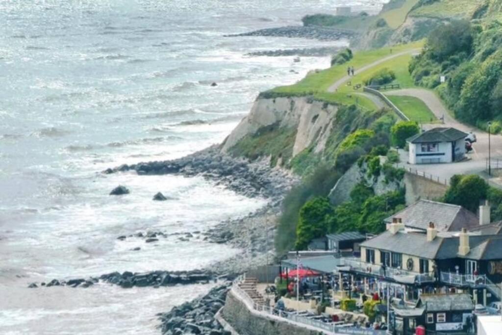 Beautiful Seaside Apartment With Parking 文特诺 外观 照片